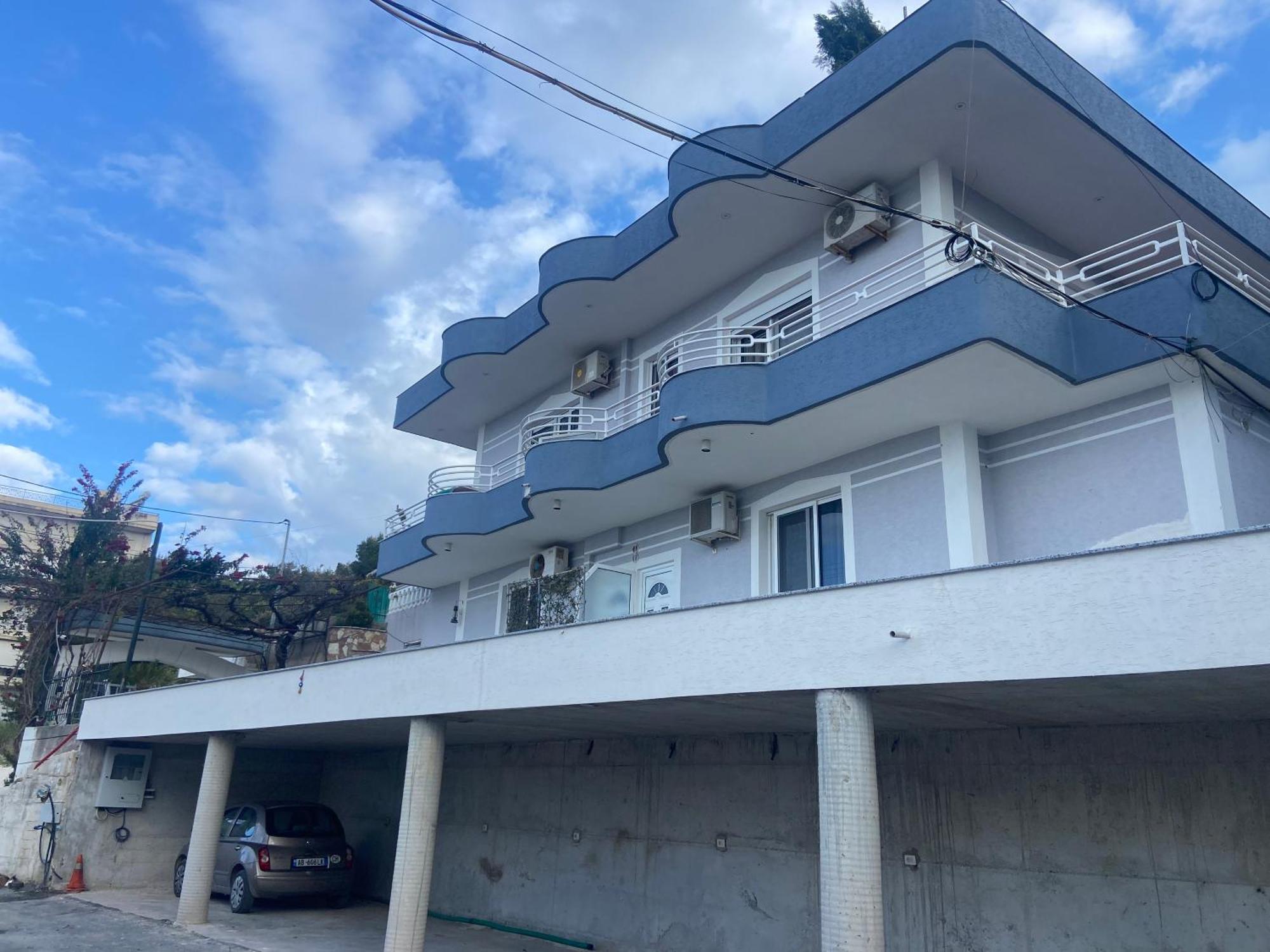 Floban & Mirdar Koshi Apartment