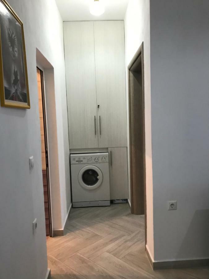 Apartament Floban & Mirdar Koshi *